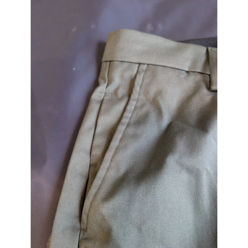 Amazon Essentials Mens Green Slim Fit Chino Shorts Cotton Zip Pockets Size 38